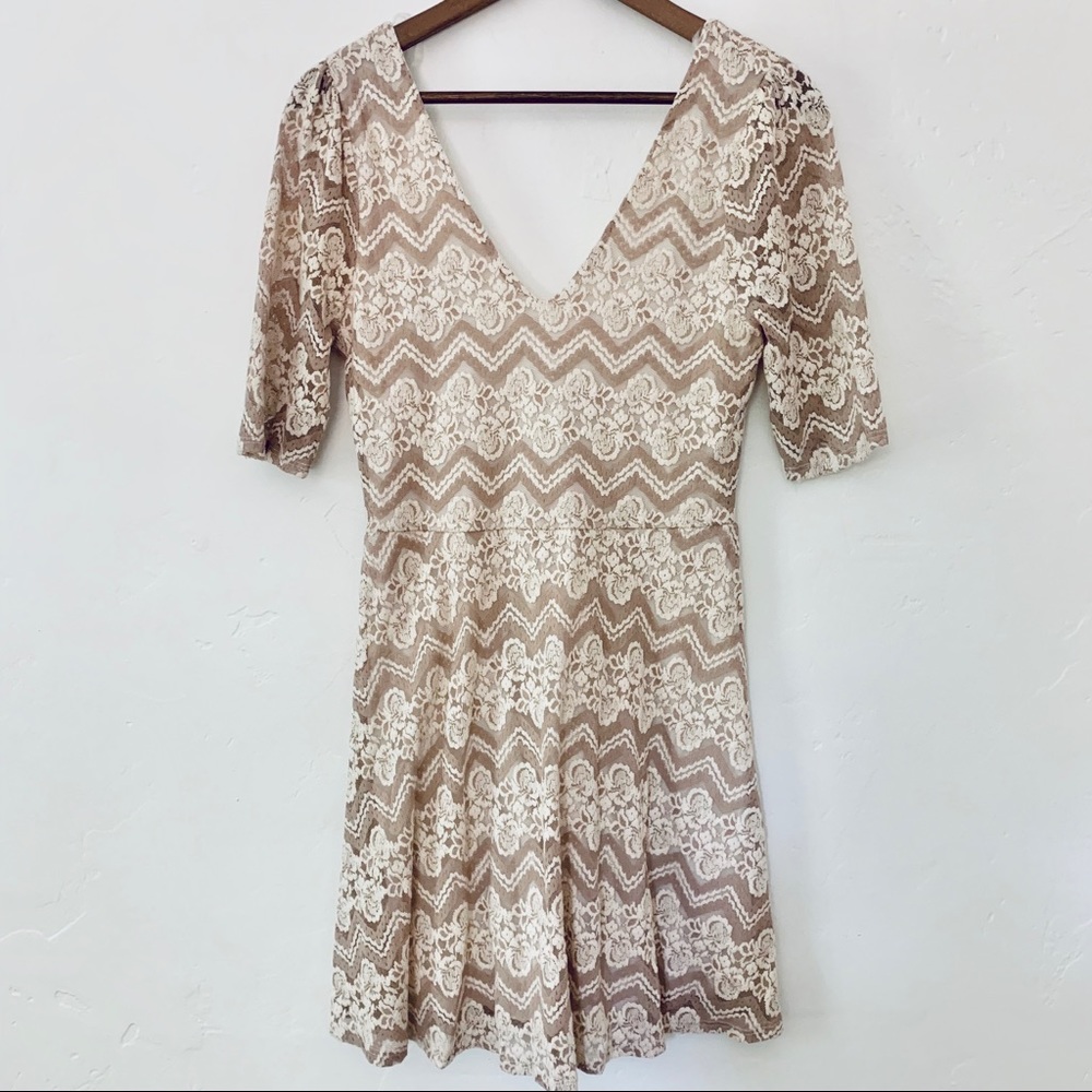 Everly Stretch Lace Dress